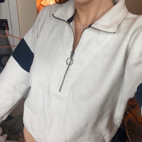 Abercrombie & Fitch Half Zip Sweatshirt - Picture 5 of 7